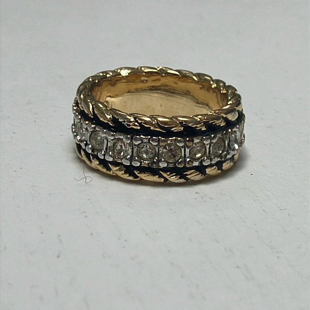 Elegant Gold and Silver Women's Ring